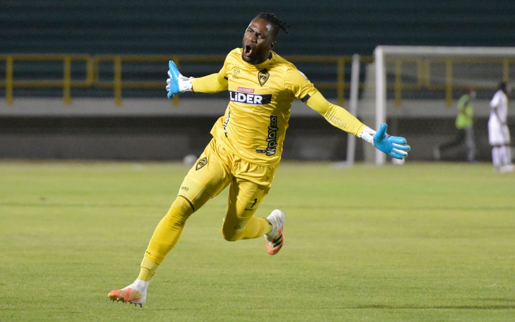 Carlos Mosquera portero de Patriotas F.C. de Tunja